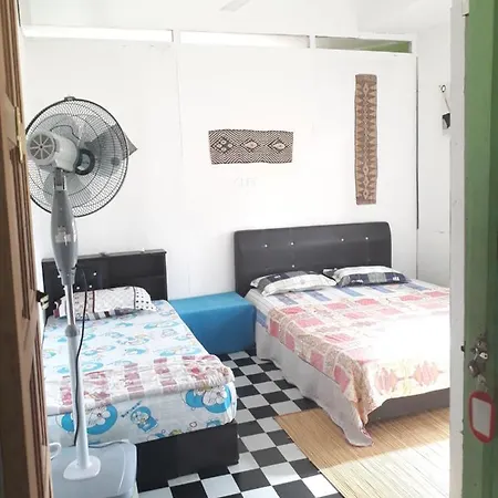 Mulu D Cave Homestay Exterior photo