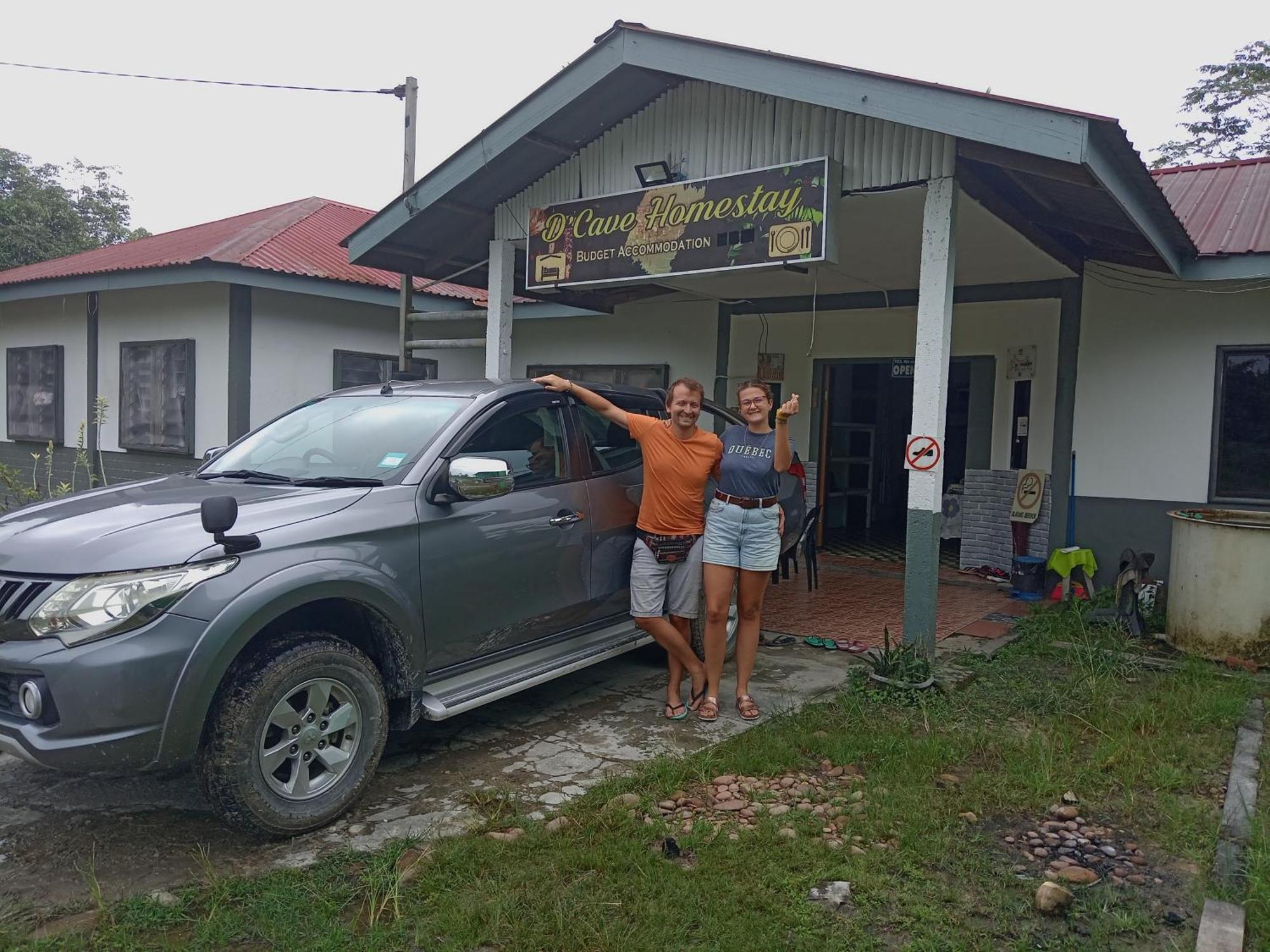 D Cave Homestay *